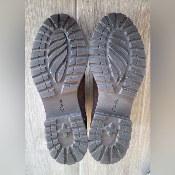 CLARKS WOMEN'S BOOTS BROWN SUEDE ANKLE BOOTIES SLIP ON SHOES WITH WOOD HEEL 6.5M - Picture 6 of 7